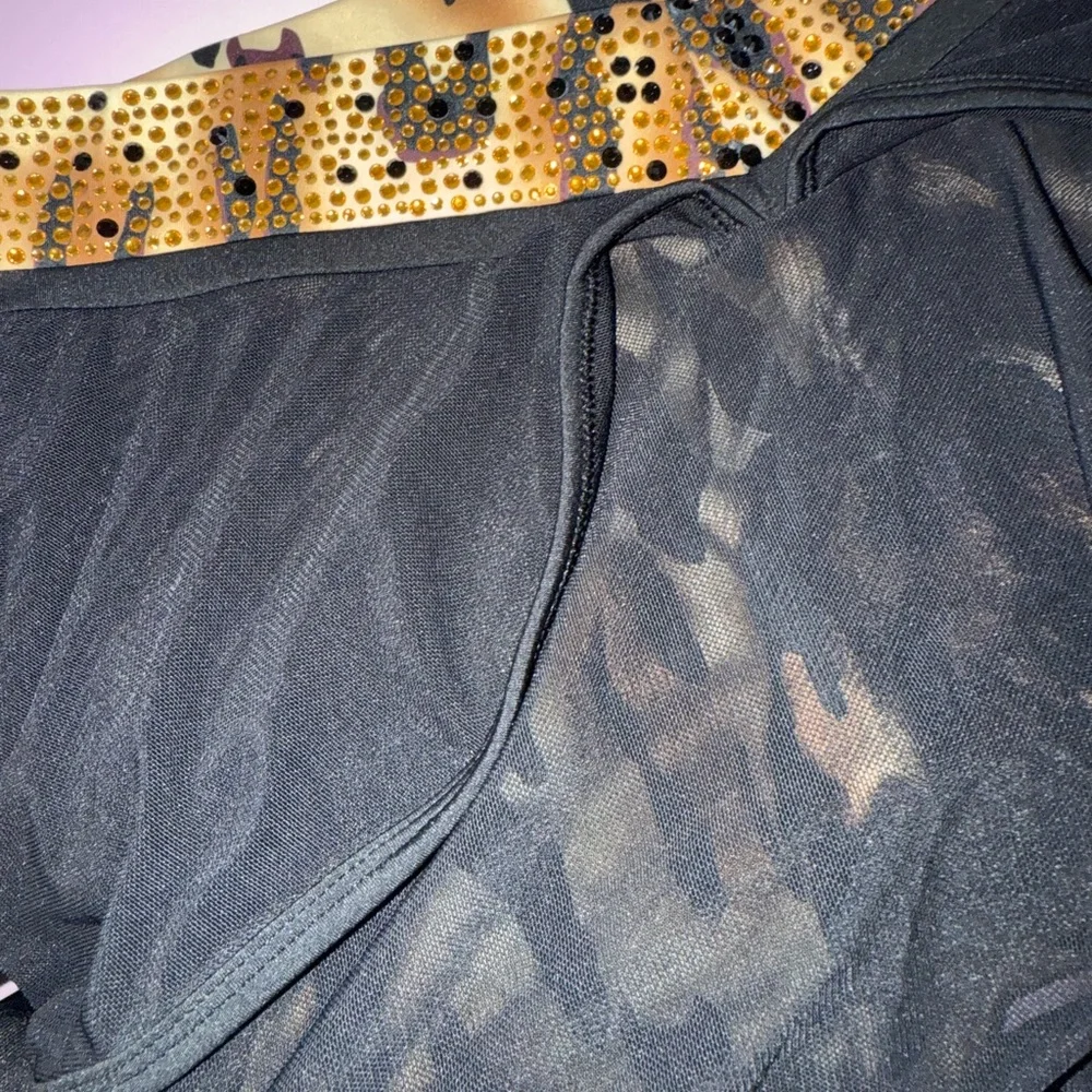 Black and Leopard Print Athletic Set - Picture 4 of 4